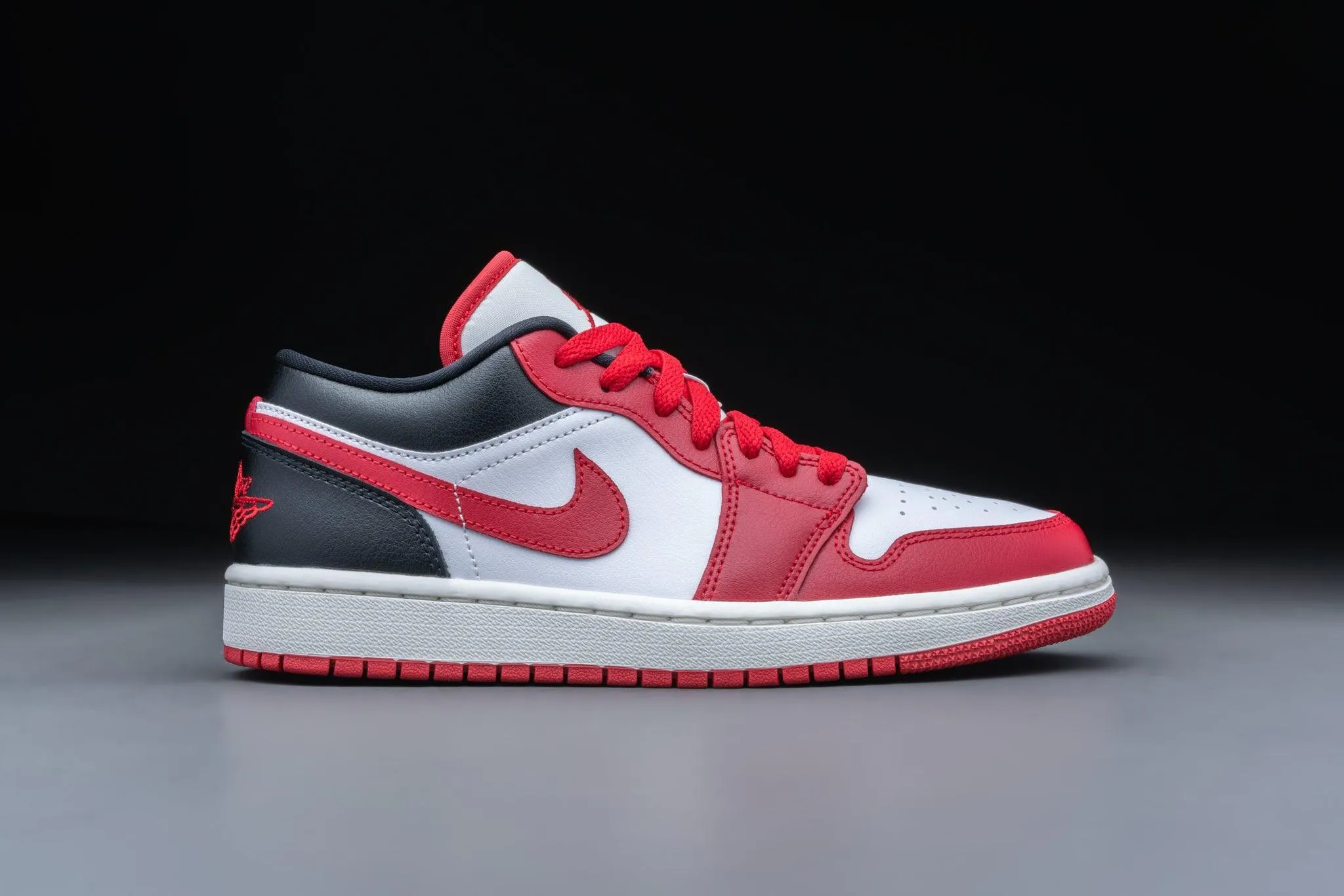 Air Jordan 1 Low Reverse Black Toe (W)