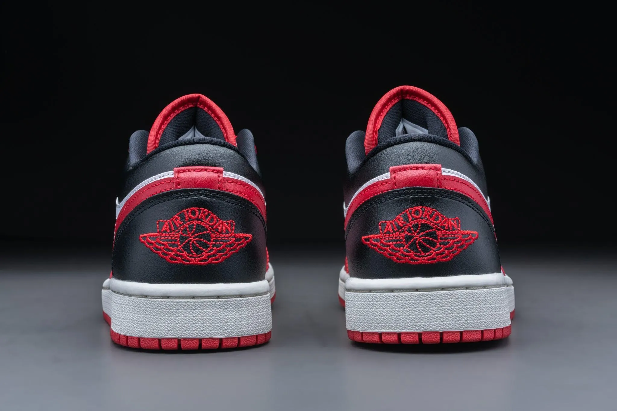 Air Jordan 1 Low Reverse Black Toe (W)