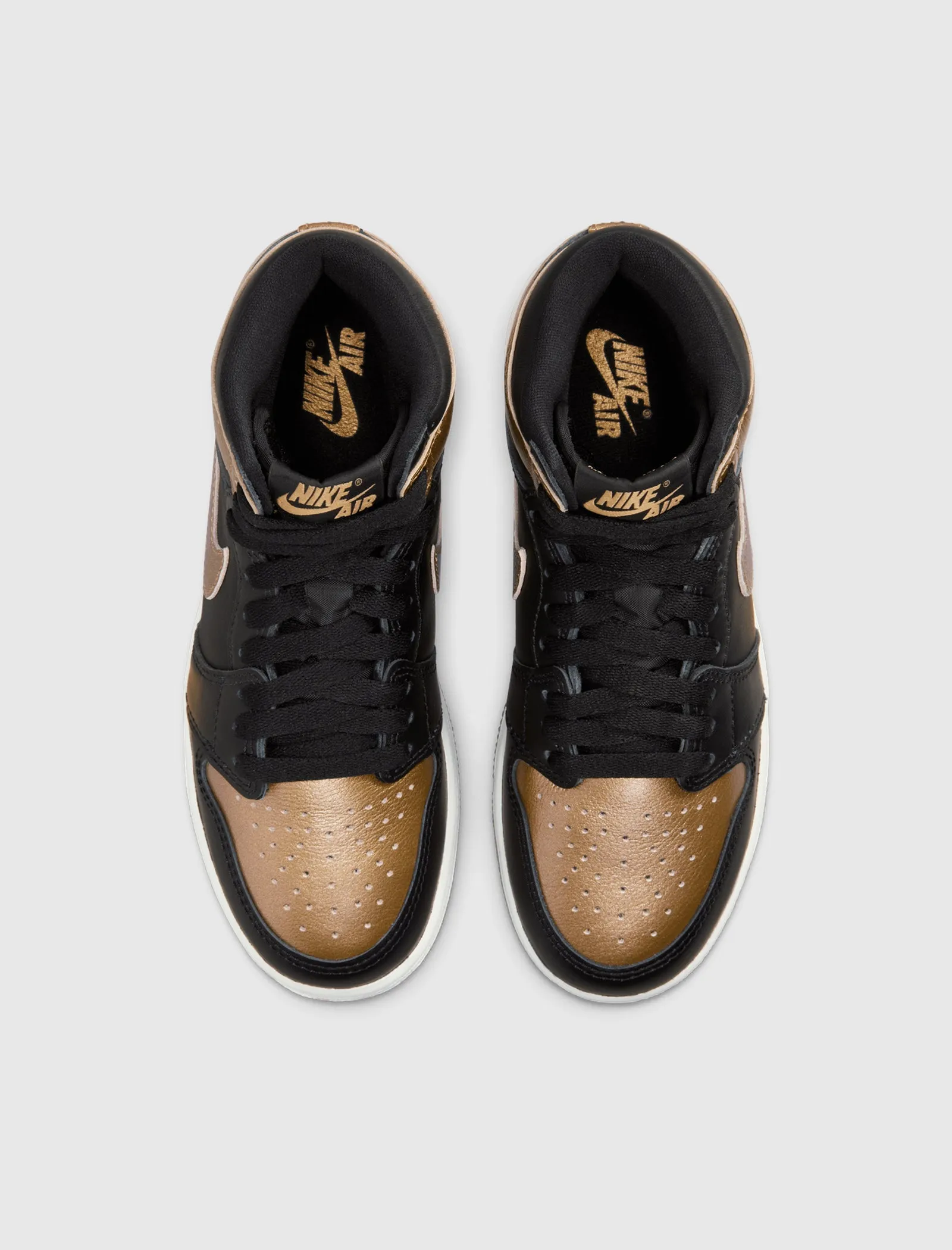 AIR JORDAN 1 RETRO HIGH OG "BLACK/METALLIC GOLD/SAIL" GS