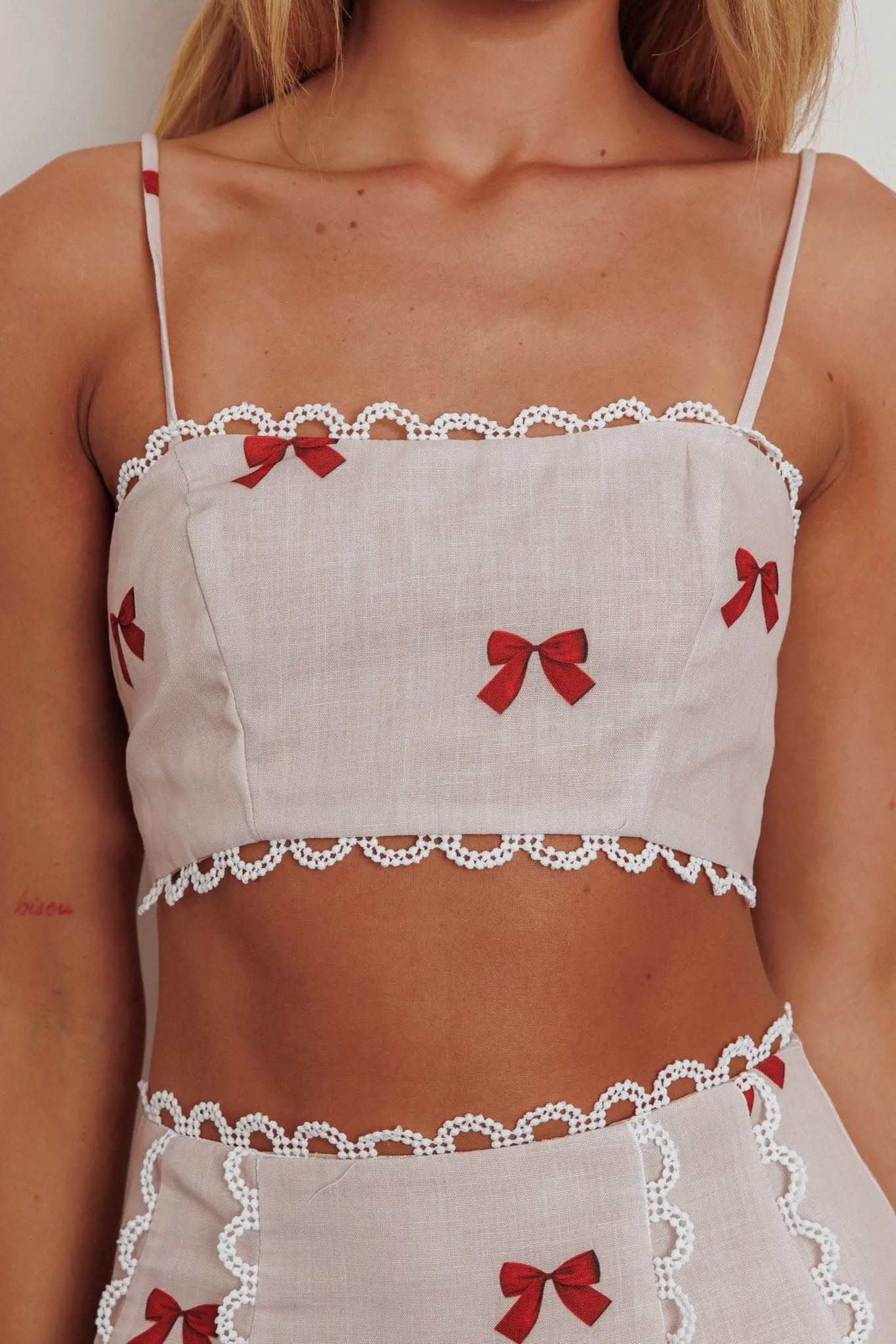 Chamberlain Scallop Trim Crop Top Red Bow