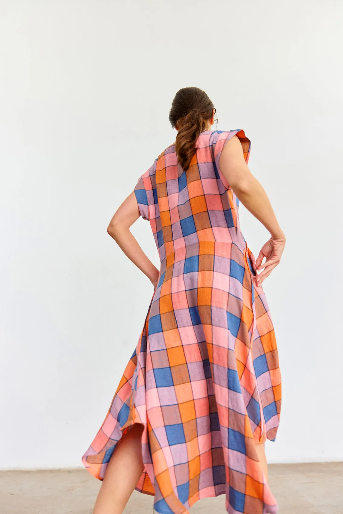 Checked V-Neck Relaxed Linen Dress