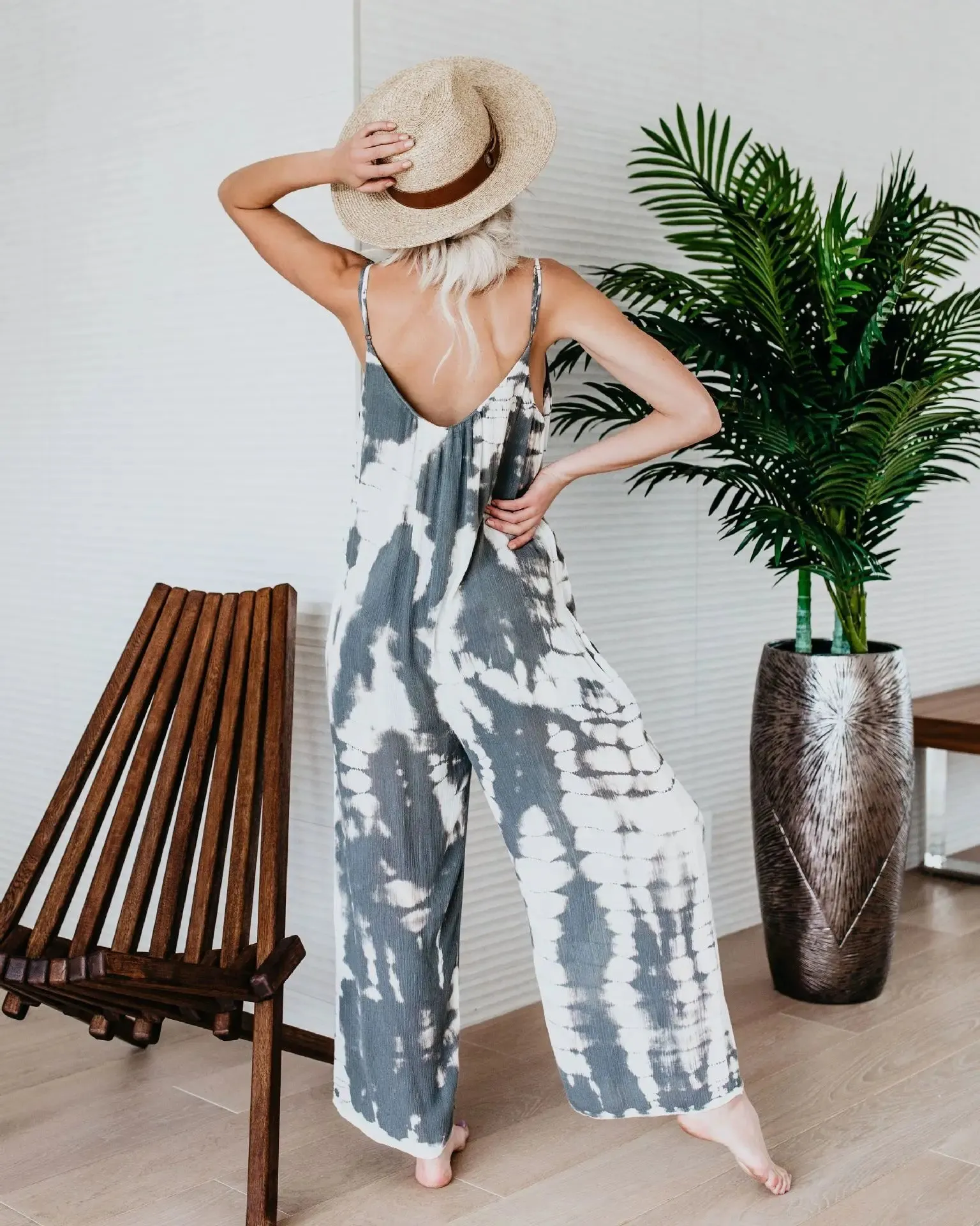 Chic Wide Leg Suspender Jumpsuit