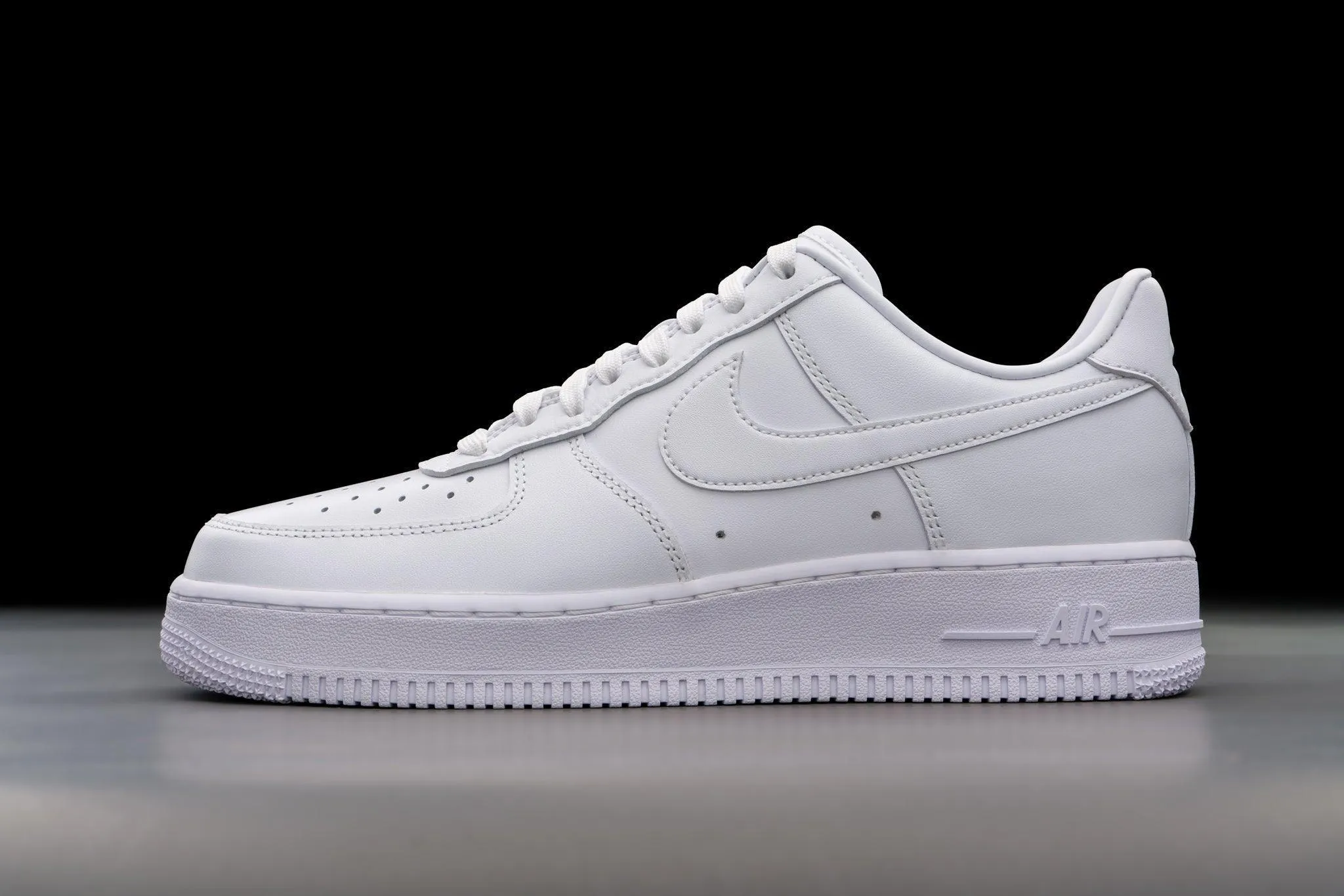 Nike Air Force 1 Low 07 'Triple White'