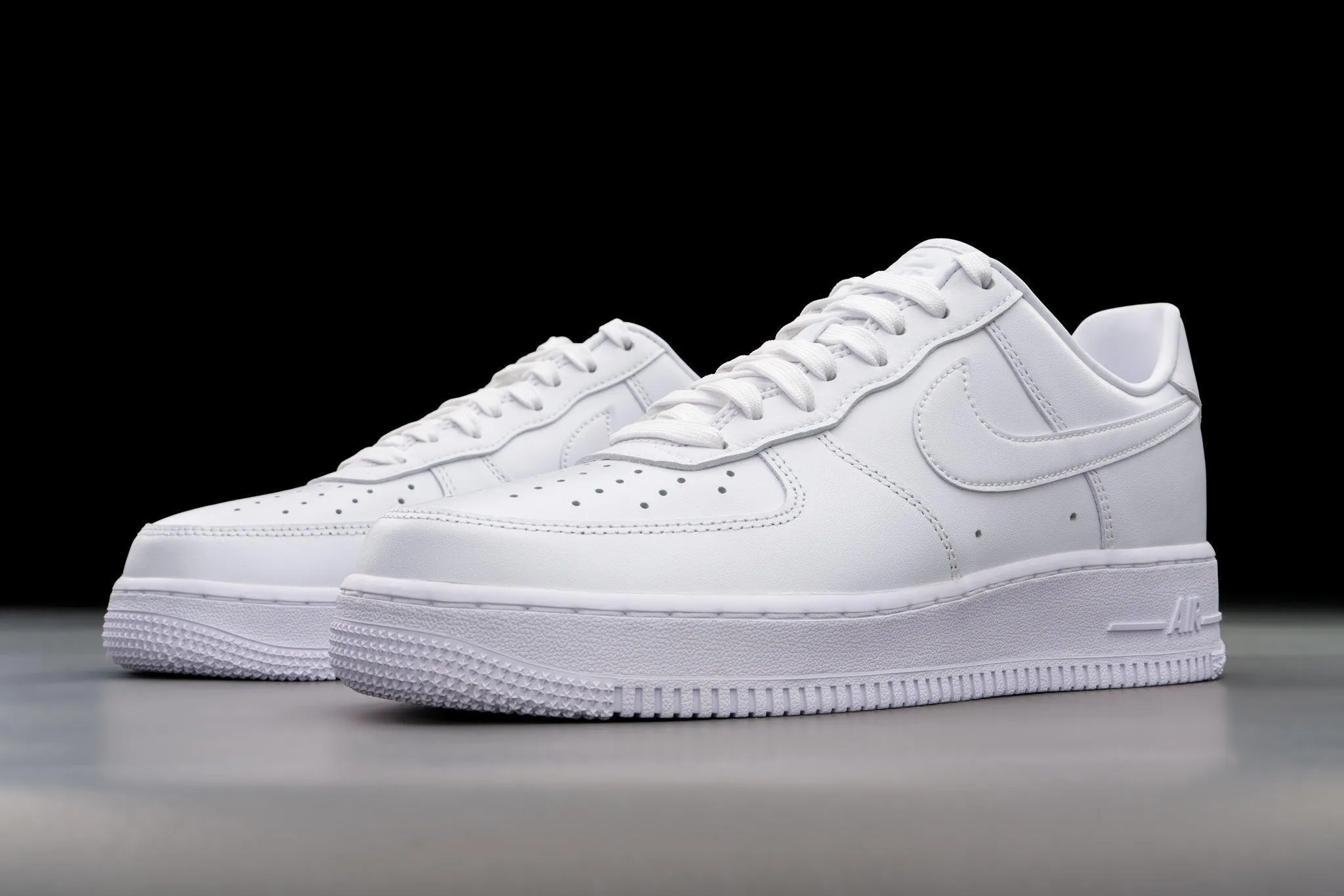 Nike Air Force 1 Low 07 'Triple White'