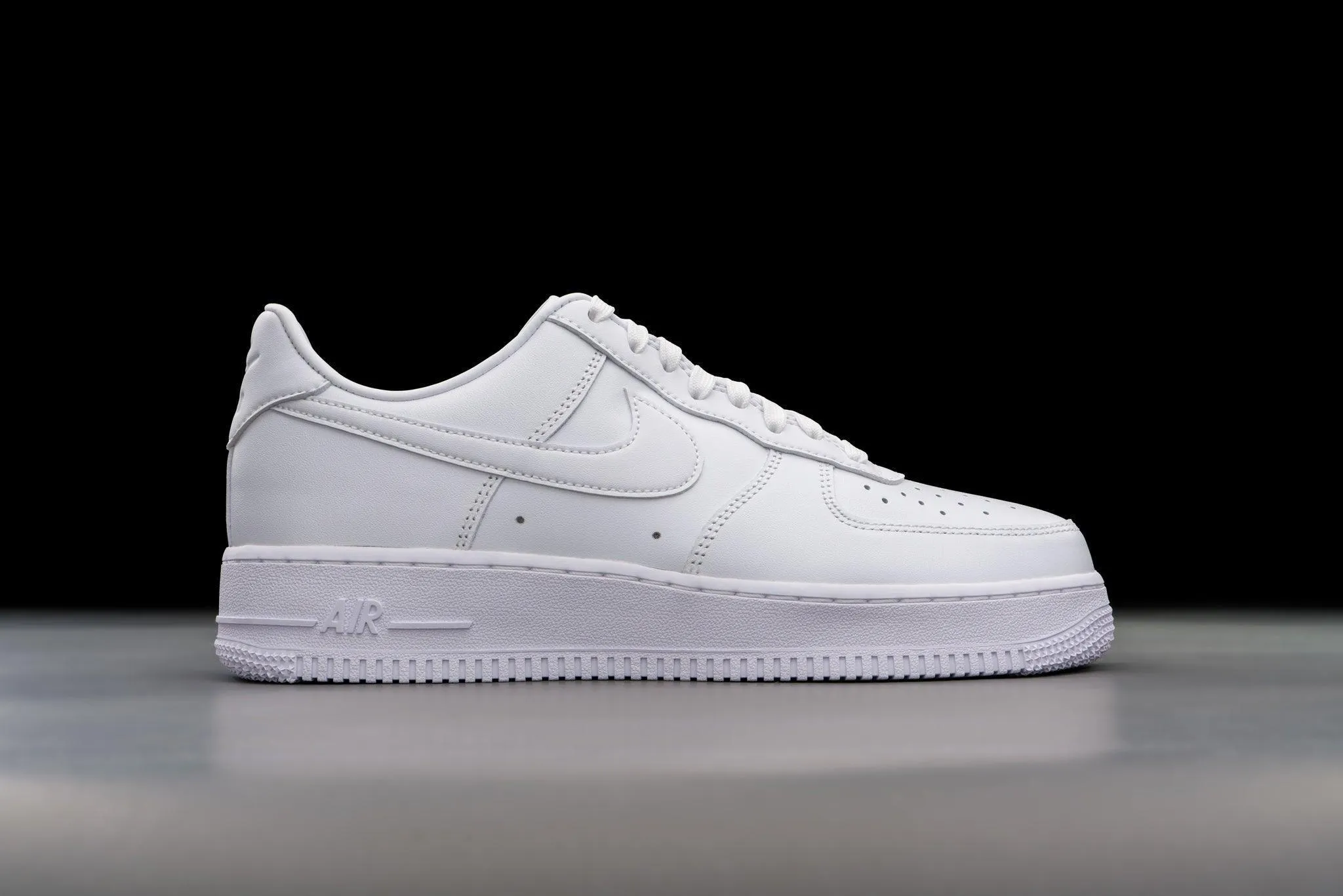 Nike Air Force 1 Low 07 'Triple White'