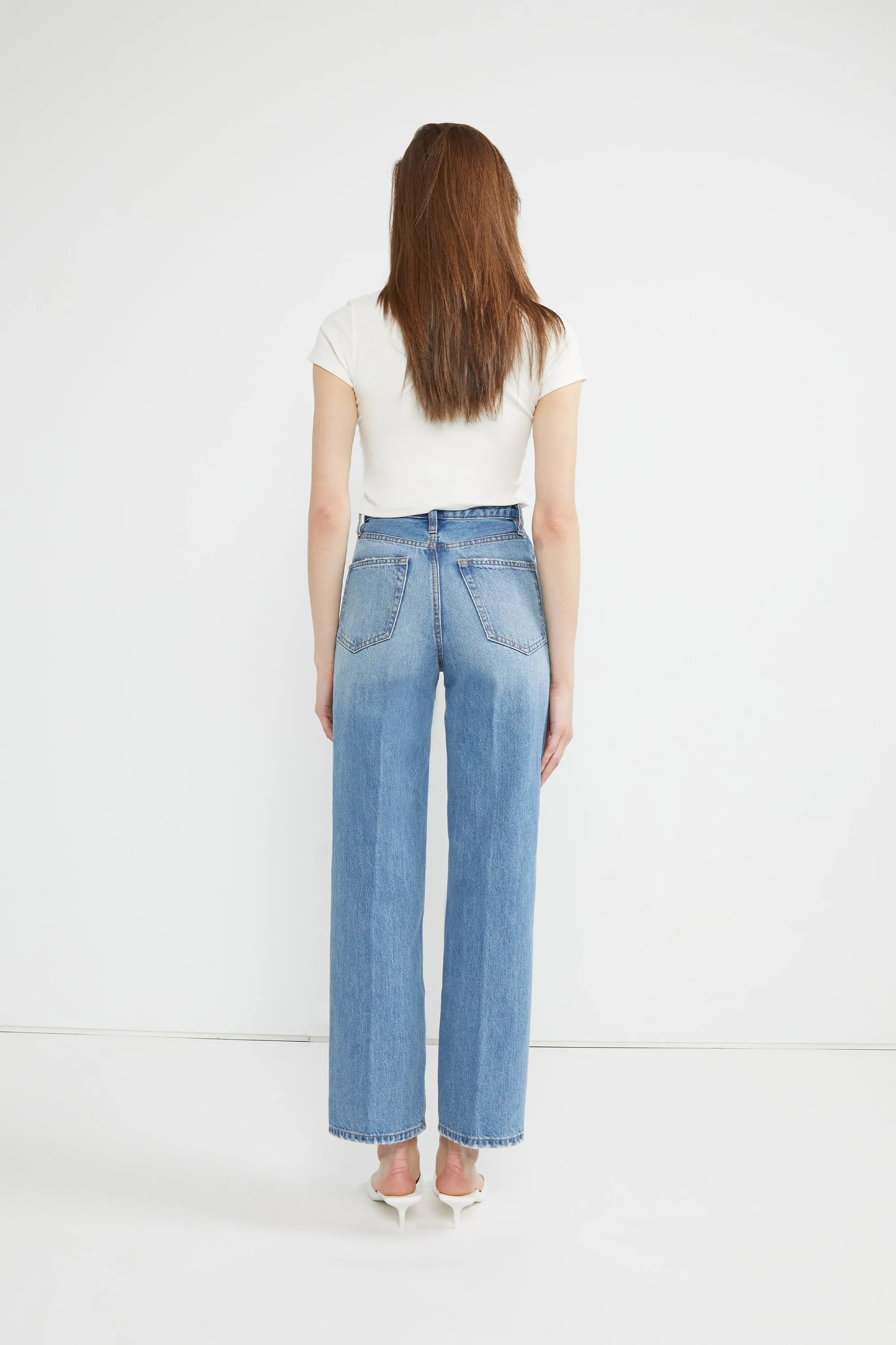 RELAXED STRAIGHT LEG JEAN