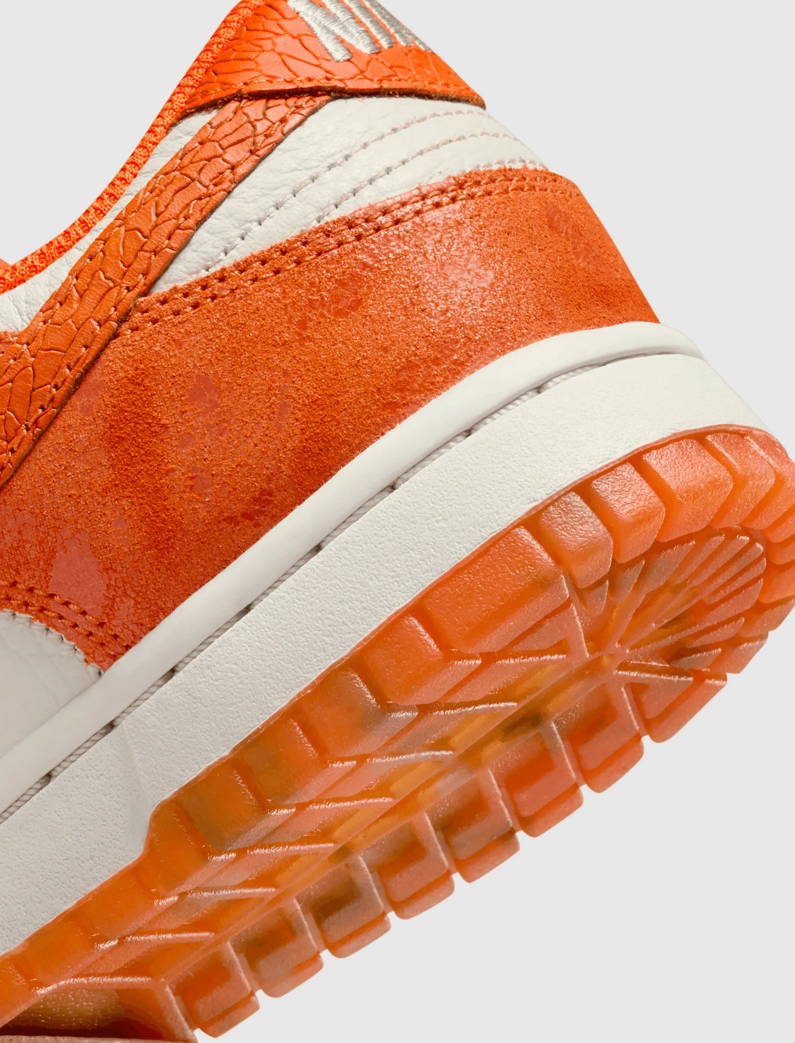 WOMEN'S DUNK LOW "CRACKED ORANGE"